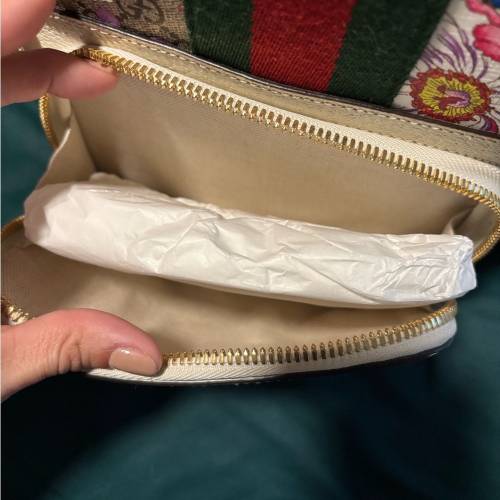 Gucci back pack - Picture 3 of 10
